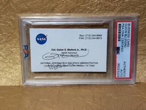Tarjeta de visita Guion Bluford autógrafo NASA primera persona de color en el espacio PSA ADN - Imagen 1 de 2
