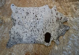 A Tri Salt and Pepper  - A  Lovely Mini HIde  - A Tiny Cowhide with a big Impact - Imagen 1 de 6