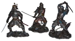Set: Figuras Decorativas Samurai Art H 21-23 Cm Guerreros Japoneses En Armaduras - Imagen 1 de 7