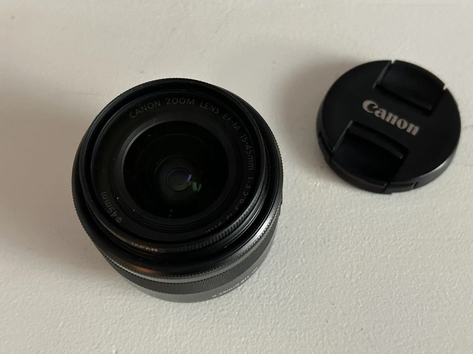 Lente zoom estándar Canon EF-M 15-45 mm f/3,5-6,3 IS STM con filtro UV Kenko Foto 1 de 4