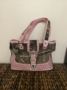 REAL TREE PINK CAMO BAG WITH RHINESTONE BUCKLE. NEW WITHOUT TAGS - Picture 1 of 4