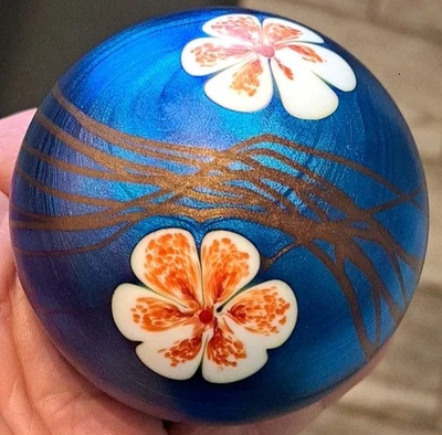 1977 FLORAL FLOWERS ART GLASS Paperweight Iridescent Blue Aurene 2 3/4" SMYERS - image 1 of 4