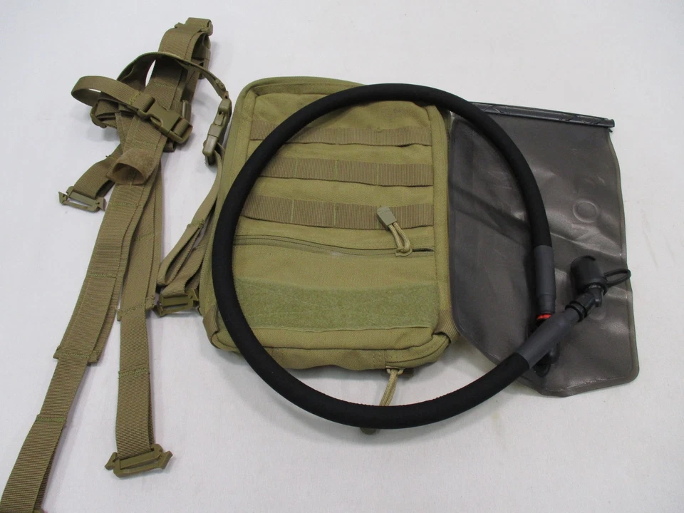 Condor Coyote Táctico Senderismo Piscina de Marea MOLLE H2O Vejiga de Agua Portador de Hidratación Foto 1 de 4