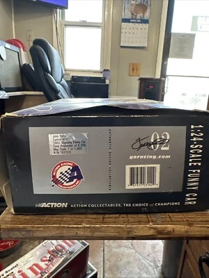 John Force 1/24 смешной автомобиль Castrol GTX 2002 Mustang прозрачный корпус в коробке новый! - Изображение 1 из 4