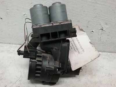 Bomba de agua auxiliar secundaria Audi A6 Quattro 2005-2008 (3,2 L 4 puertas automática) Foto 1 de 4