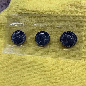 1980-PDS Susan B. Anthony Dollar SBA Souvenir Set Uncirculated 🔥🔥Sealed - Picture 1 of 2