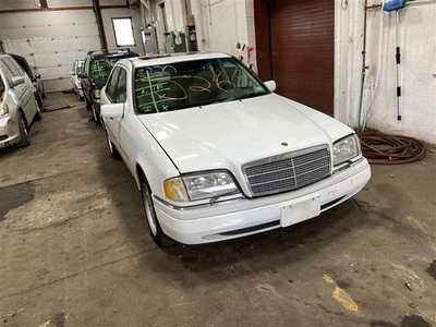 1997 Mercedes-Benz C280 BRAÇO DE CONTROLE INFERIOR DIANTEIRO ESQUERDO 1127083 - Imagem 1 de 4