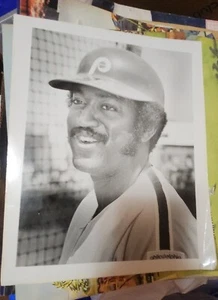 1976 Certified Original 8x10 OLLIE BROWN photo Philadelphia Phillies - Picture 1 of 5