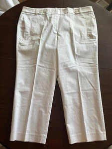 LOFT by Ann Taylor WHITE Original/Straight-thru Hip & Thigh Capris SZ 16 NWT - Picture 1 of 8