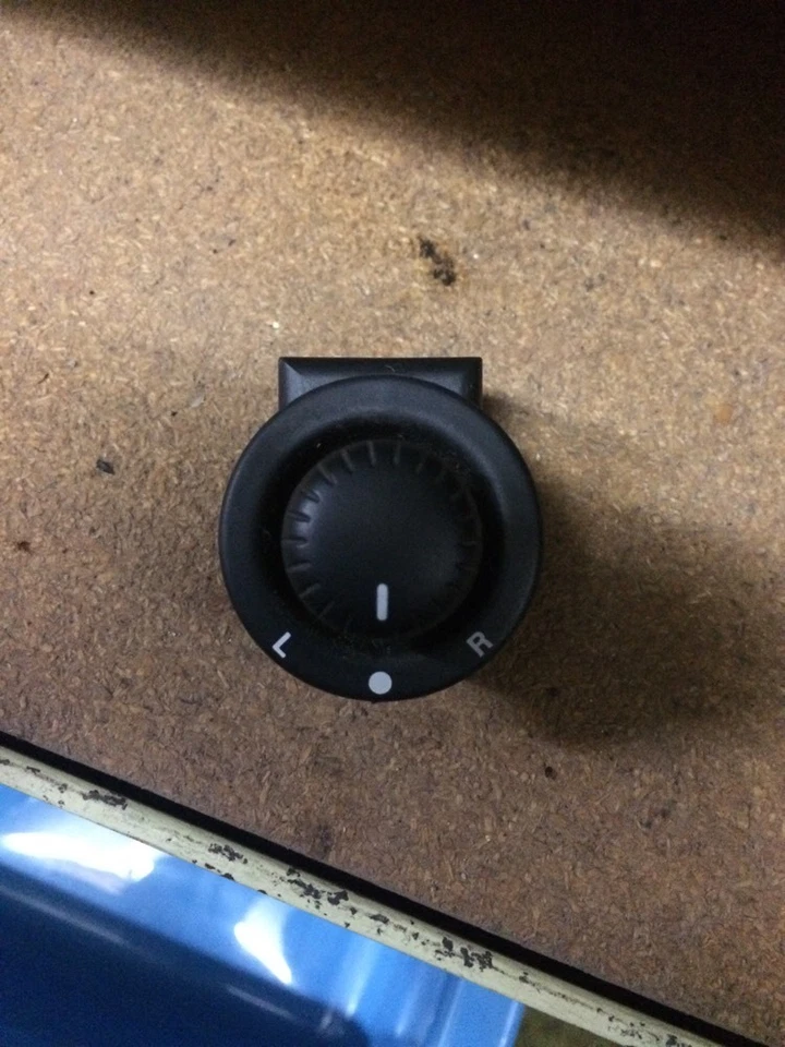 FORD AU BA BF TERRITORY XT XR6 XR8 FAIRMONT FPV  BLACK MIRROR SWITCH - image 1 of 1