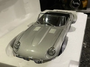 Autoart 1/18 scale - Jaguar E-Type Roadster series 3 V12 - Silver Brand new Reg - Picture 1 of 12