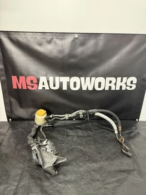 Conjunto de bomba de dirección asistida Subaru WRX STI 2004-2007 con líneas y depósito Foto 1 de 4