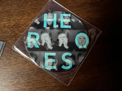 DAVID BOWIE  Heroes  2 x Versions - Rare Picture Disc  AS NEW - Image 1 of 2