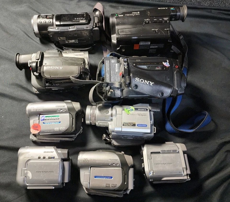 A LOT OF 9 Carl zeiss Sony Handycams/ For Parts and Repair - Image 1 of 4