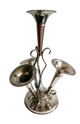 Antiguo jarrón 4 trompetas Epergne plateado centro de mesa con cuentas floristería Foto 1 de 4