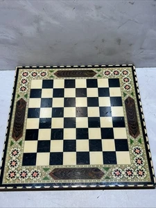 Tablero de ajedrez de madera con incrustaciones geométricas ornamentadas de marquetería española vintage - 40 x 40 cm - Imagen 1 de 16