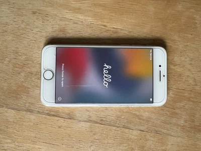 Apple iPhone 7 Unlocked White - Image 1 of 4
