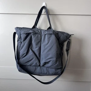 UNIQLO C Tote Bag Large Gray Padded Quilted Zip Top 2-Way Crossbody Shoulder EUC - Picture 1 of 12