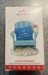 Adorno Hallmark Keepsake Un día en la playa nuevo en caja - Imagen 1 de 2