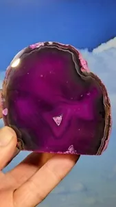 Polished Dyed Agate Crystal Paperweight 80mm x 80mm x 35mm Weight 355 grms - Foto 1 di 9