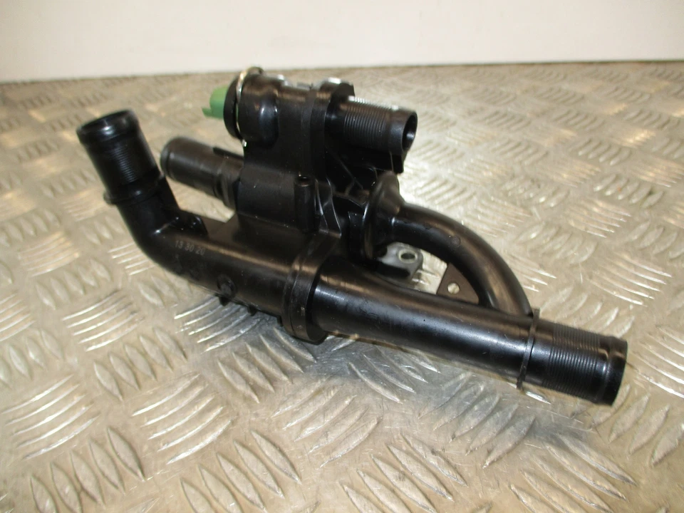 Ford Focus 2014 1,6 TDCi NGDA. Termostato y carcasa 64K Foto 1 de 4