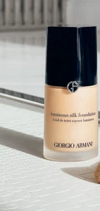 Giorgio Armani Luminous Silk Foundation CHOOSE Shade SIZE 1 fl. oz - Picture 1 of 1