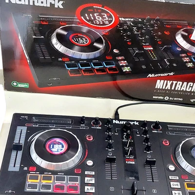 Numark Mixtrack Platinum 24bit DJ Controller 4 Deck USB Serato VirtualDJ Usw  - Bild 1 von 4