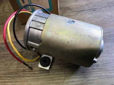 1960-64 CHRYSLER IMPERIAL 300 C BODY NOS MOPAR CONVERTIBLE POWER TOP MOTOR RARE - Image 1 of 4