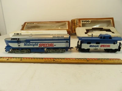 TYCO Shark Midnight Special Locomotive 1060 Caboose HO Scale NOT WORKING - Image 1 of 4