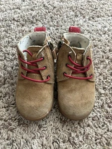 Ugg Toddler Sz. 6 Classic Zip Lined Boot. Cute, Comfortable - Picture 1 of 14