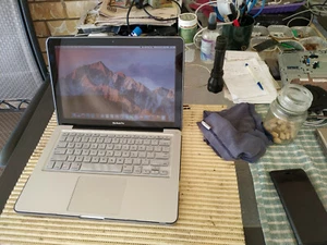 Apple MacBook Pro 13.3" Laptop - MD314LL/A - Picture 1 of 12