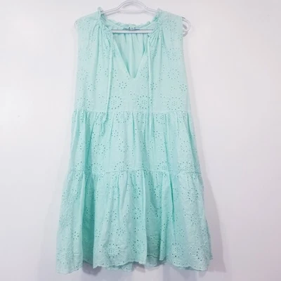 Mini Vestido BB Dakota by Steve Madden Para Mujer Talla Grande Verde Ojales Ajuste y Acampanado Foto 1 de 4