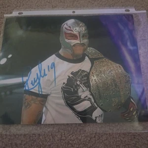 Rey Mysterio Signed 8x10 Photo Coa Wwe World Champion Autograph Wcw Autograph - Picture 1 of 5