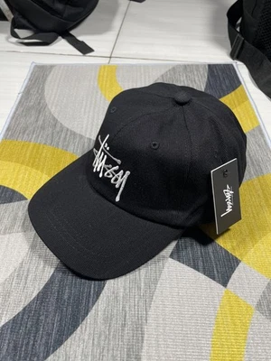 Gorra Stussy Big Logo Low Pro - Negra Foto 1 de 4