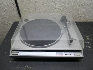 ONKYO Giradischi con trasmissione a cinghia di ritorno automatico CP-1033A - Foto 1 di 14