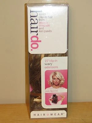Extensiones de cabello con clip para salón HairDo Jessica Simpson 15" FRESA ESMALTADA ONDULADA Foto 1 de 2