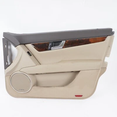 Mercedes C300 W204 2008-2014 panel puerta lado pasajero delantero derecho OEM Foto 1 de 4