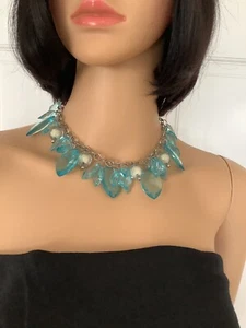 Collar grueso de cristal transparente y acuático tono plata  - Imagen 1 de 4