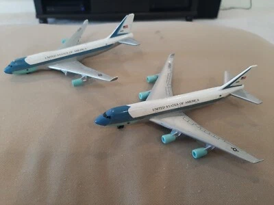 Daron Realtoy Air Force One Boeing 747-200B Reg# 28000 1/500 + Parts Plane - Image 1 of 4
