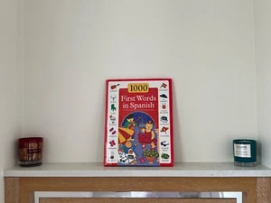 1000 FIRST WORDS IN SPANISH SAMBUDDS HARDCOVER BKILLUSTRATD BN 5-9YR VGC RRP£10 - Picture 1 of 16