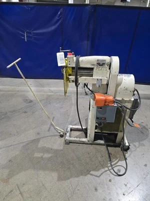 ROPER WHITNEY RODILLO DE CHAPA INC 3617-B HASTA CALIBRE 18 USADO Foto 1 de 4