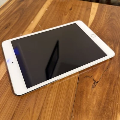 Apple iPad mini 3 A1599 16 GB White & Silver Great Condition - Image 1 of 4