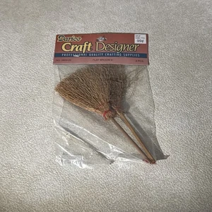 Escobas planas Darice Craft Designer de 6” - Paquete de 2 - NUEVAS selladas - suministros artesanales para muñecas - Imagen 1 de 2