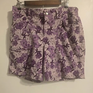 Duluth Trading Co Breezeshooter Shorts Womens 12 Purple Floral 7" Inseam Stretch - Picture 1 of 3