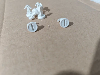 5 pieces white/beige seals with Techem lettering & slot - Image 1 of 2