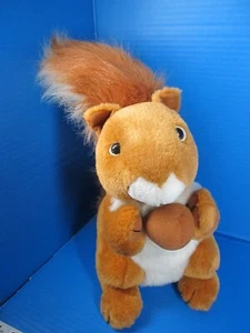Unbranded Red Squirrel holding Acorn Fluffy Tail Stuffed Plush 13" Realistic - Imagen 1 de 9