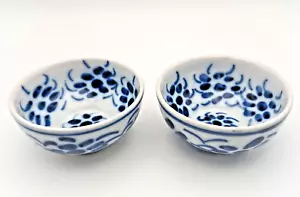 BEAUTIFUL VINTAGE PAIR OF MONTE SIAO BOWLS FLOWERED BLUE & WHITE DESIGN c1980 vg - Picture 1 of 9