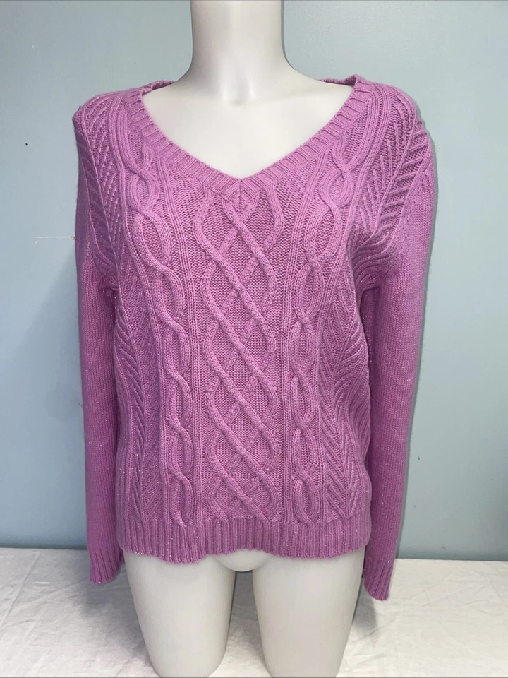 Suéter feminino St John’s Bay pulôver grande gola V malha cabo orquídea roxo - Imagem 1 de 4