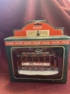 Coca-Cola De Colección Coca-Cola... TOWN SQUARE Número Antiguo Siete 64310... Caja Original - Imagen 1 de 3