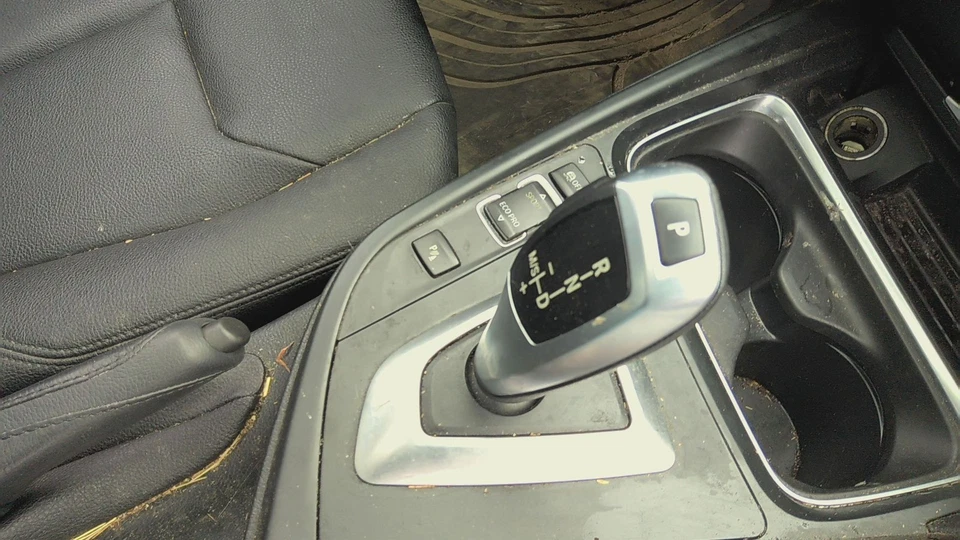 15 BMW 320 SERIES Floor Shifter - Image 1 of 1